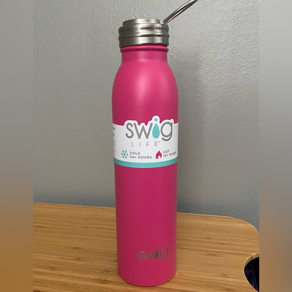 Swig life 20oz Stainless steel insulated bottle.